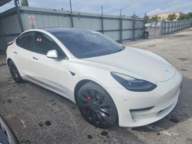 Vista de 2021 TESLA MODEL 3, ángulo 4