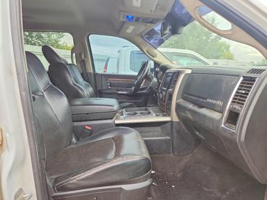 2013 RAM 3500 LARAMIE view, angle 5