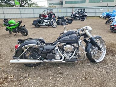 Vue de 2012 HARLEY-DAVIDSON FLHR ROAD KING, angle 1