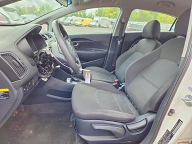Vue de 2016 KIA RIO LX, angle 7