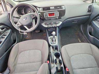 Vue de 2016 KIA RIO LX, angle 8