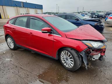 2012 FORD FOCUS TITANIUM view, angle 4