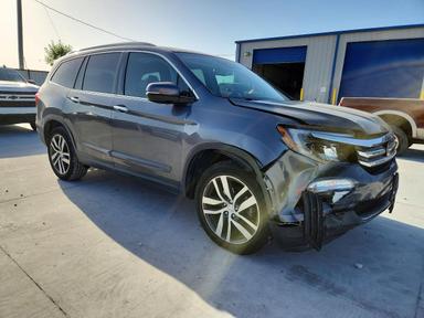 2017 HONDA PILOT ELITE view, angle 4