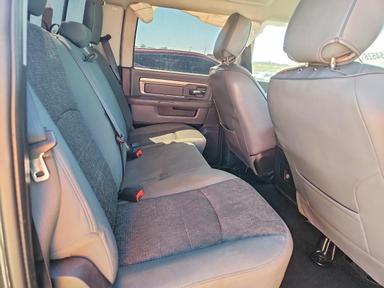 Vista de 2016 RAM 1500 SLT, ángulo 10