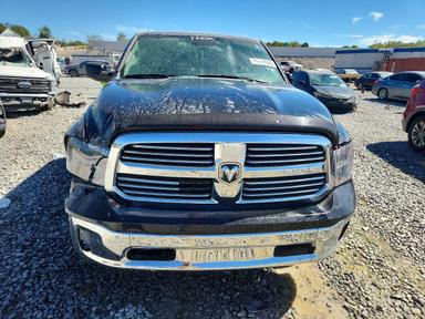 Vista de 2016 RAM 1500 SLT, ángulo 5