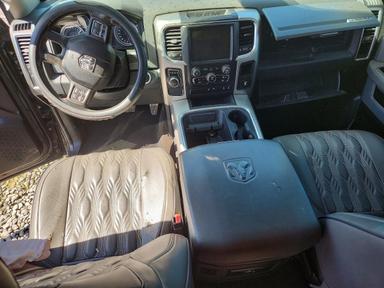 Vista de 2016 RAM 1500 SLT, ángulo 8