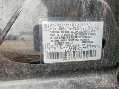 Vue de 2015 NISSAN SENTRA S, angle 12