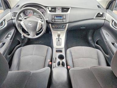 Vue de 2015 NISSAN SENTRA S, angle 8