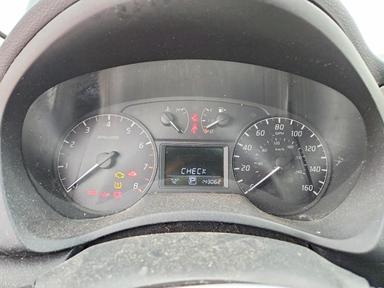 Vue de 2015 NISSAN SENTRA S, angle 9