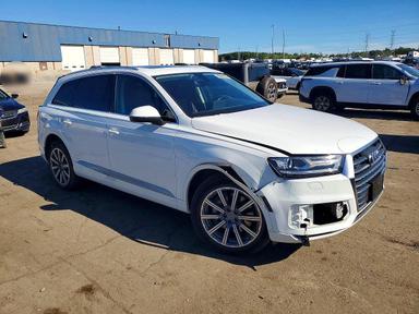 Vue de 2018 AUDI Q7 PREMIUM PLUS, angle 4