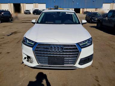 Vue de 2018 AUDI Q7 PREMIUM PLUS, angle 5