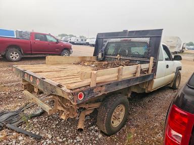 Vue de 2005 CHEVROLET SILVERADO K2500 HEAVY DUTY, angle 3