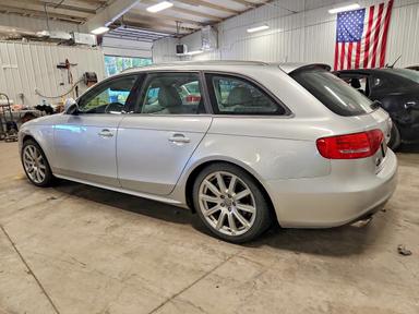 منظر 2012 AUDI A4 PREMIUM PLUS، زاوية 2