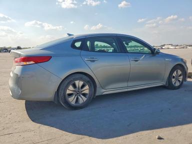 Vue de 2017 KIA OPTIMA HYBRID, angle 3
