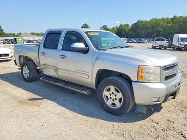 2010 CHEVROLET SILVERADO C1500 LT view, angle 4