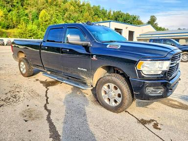 2020 RAM 3500 BIG HORN view, angle 4