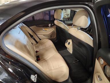 Vista de 2017 MERCEDES-BENZ C 300 4MATIC, ángulo 10