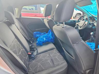 Vue de 2011 FORD FIESTA SE, angle 10