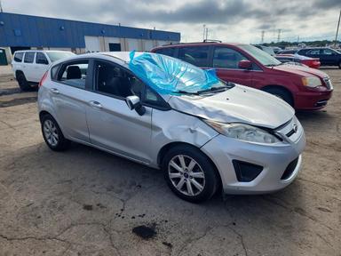 Vue de 2011 FORD FIESTA SE, angle 4
