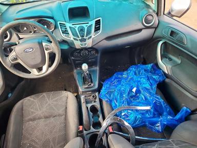 Vue de 2011 FORD FIESTA SE, angle 8