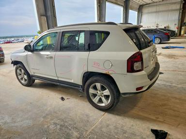 Vista de 2014 JEEP COMPASS LATITUDE, ángulo 2
