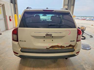 Vista de 2014 JEEP COMPASS LATITUDE, ángulo 6