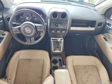 Vista de 2014 JEEP COMPASS LATITUDE, ángulo 8