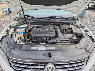 منظر 2016 VOLKSWAGEN PASSAT SE، زاوية 11