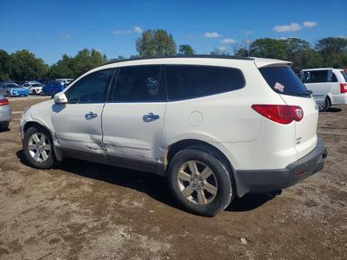 Vista de 2011 CHEVROLET TRAVERSE LS, ángulo 2