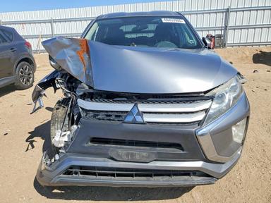 Vista de 2020 MITSUBISHI ECLIPSE CROSS ES, ángulo 5