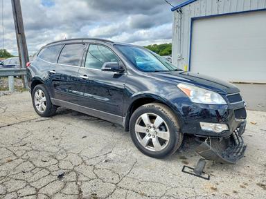 Vista de 2011 CHEVROLET TRAVERSE LT, ángulo 4
