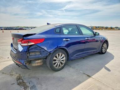Vista de 2018 KIA OPTIMA LX, ángulo 3