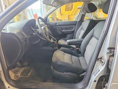 Вид 2004 VOLKSWAGEN GOLF GLS TDI, угол 7