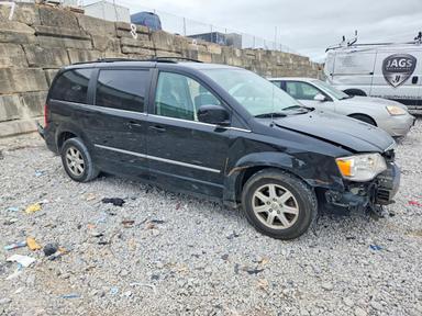 Vue de 2009 CHRYSLER TOWN &amp; COUNTRY TOURING, angle 4