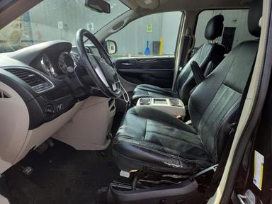 Vue de 2014 CHRYSLER TOWN &amp; COUNTRY TOURING, angle 7