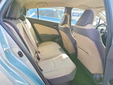 Vista de 2017 TOYOTA PRIUS TWO, ángulo 10