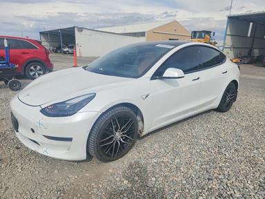Vista de 2022 TESLA MODEL 3, ángulo 1