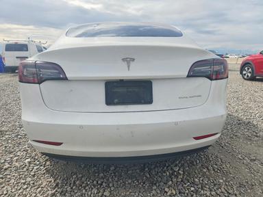 Vista de 2022 TESLA MODEL 3, ángulo 6