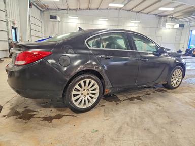 Vista de 2012 BUICK REGAL, ángulo 3