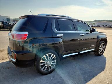 Vista de 2017 GMC TERRAIN DENALI, ángulo 3