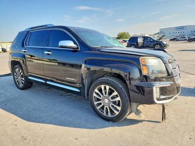 Vista de 2017 GMC TERRAIN DENALI, ángulo 4