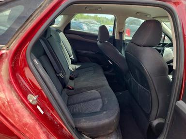منظر 2021 KIA K5 LXS، زاوية 10