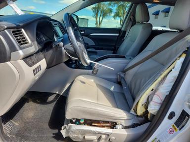 Vista de 2019 TOYOTA HIGHLANDER XLE, ángulo 7