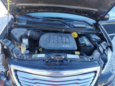Vue de 2016 CHRYSLER TOWN &amp; COUNTRY TOURING, angle 12