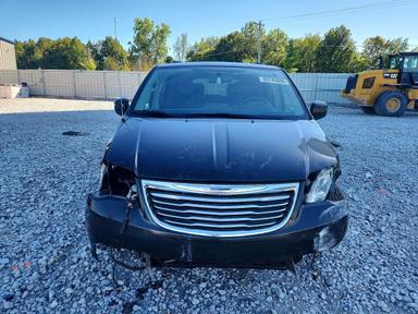 Vue de 2016 CHRYSLER TOWN &amp; COUNTRY TOURING, angle 5