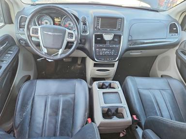 Vue de 2016 CHRYSLER TOWN &amp; COUNTRY TOURING, angle 8