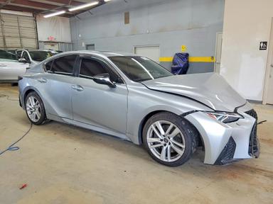 منظر 2021 LEXUS IS 350 F SPORT، زاوية 4