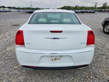 Vue de 2017 CHRYSLER 300 LIMITED, angle 6