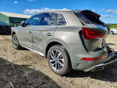 Vue de 2023 AUDI Q5 PREMIUM PLUS 45, angle 2