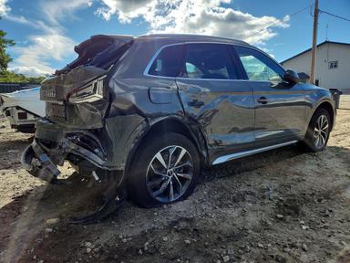 Vue de 2023 AUDI Q5 PREMIUM PLUS 45, angle 3